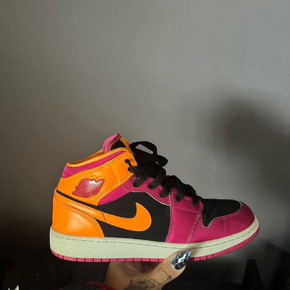 Jordans - Picture 4 of 9